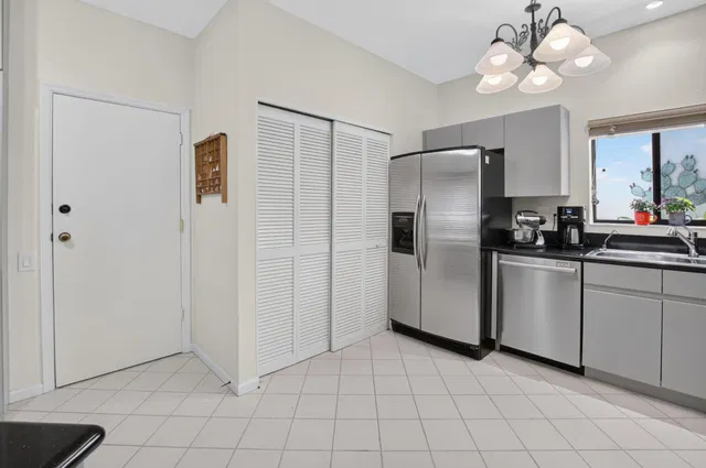 Residence photo 19