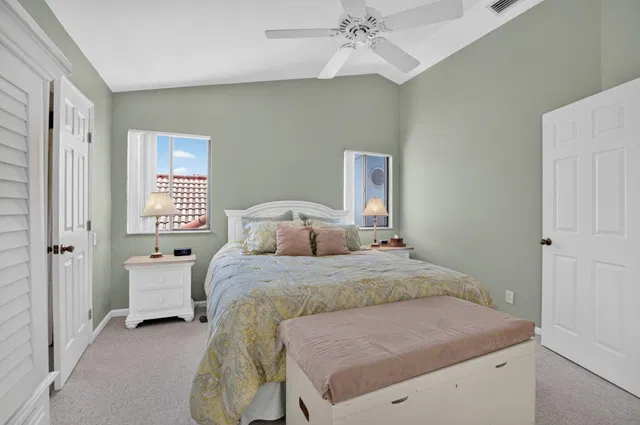Residence photo 29