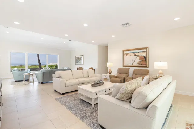 North End Palm Beach Residence photo 18