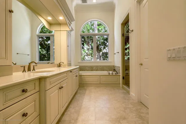 North End Palm Beach Residence photo 46