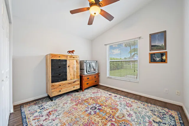 Residence photo 18