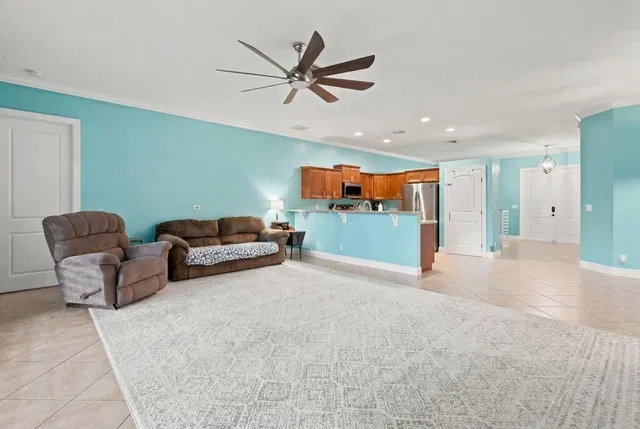 Residence photo 16