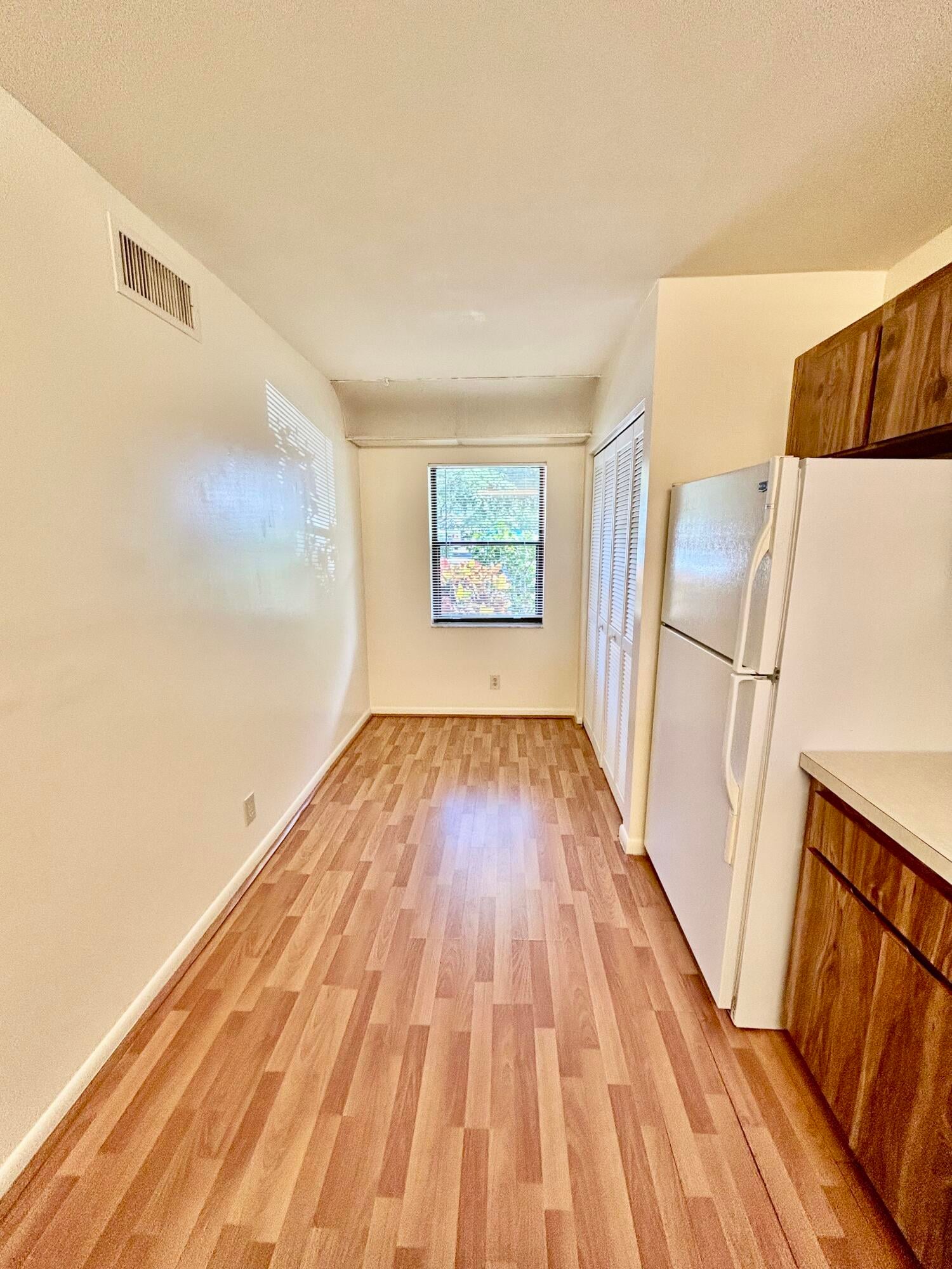 Unit 221d photo 2