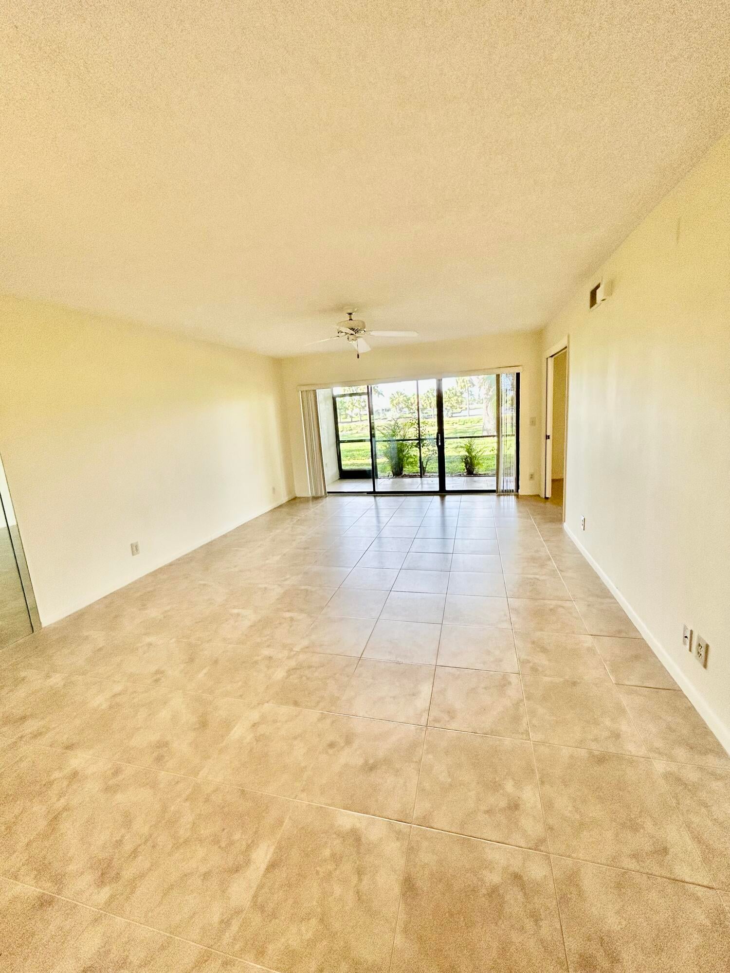 Unit 221d photo 10