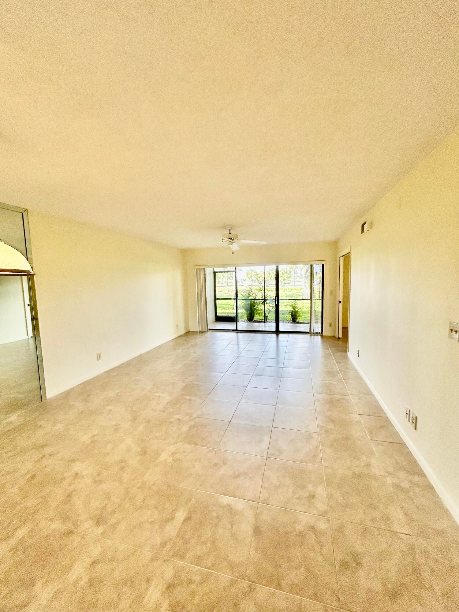 Unit 221d photo 11