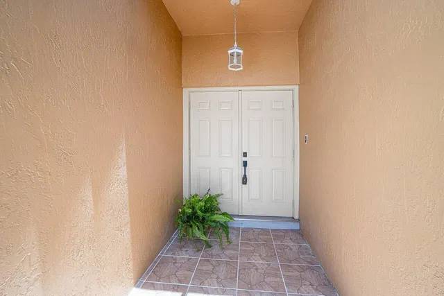  Residence photo 4