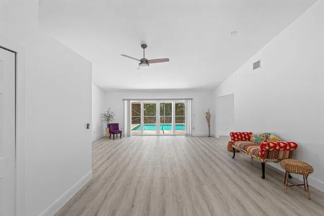  Residence photo 5