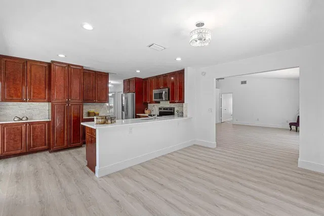  Residence photo 32