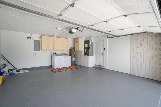  Residence photo 33