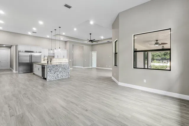  Residence photo 11