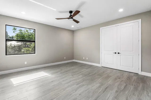  Residence photo 17