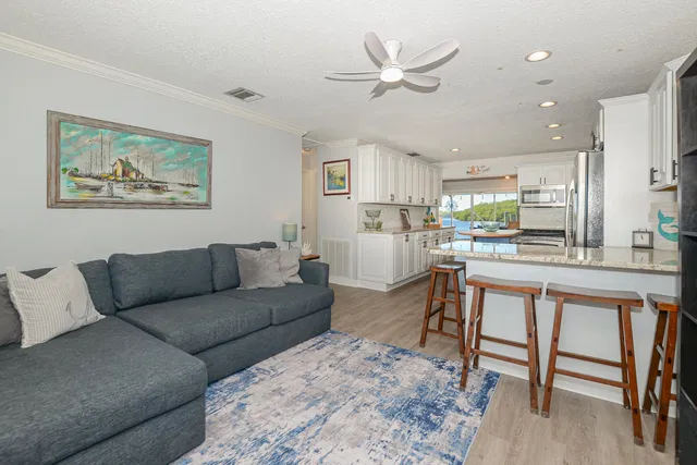 Residence photo 5