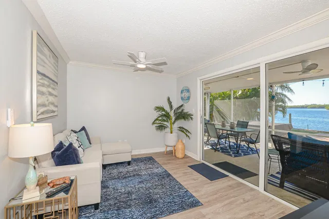 Residence photo 12