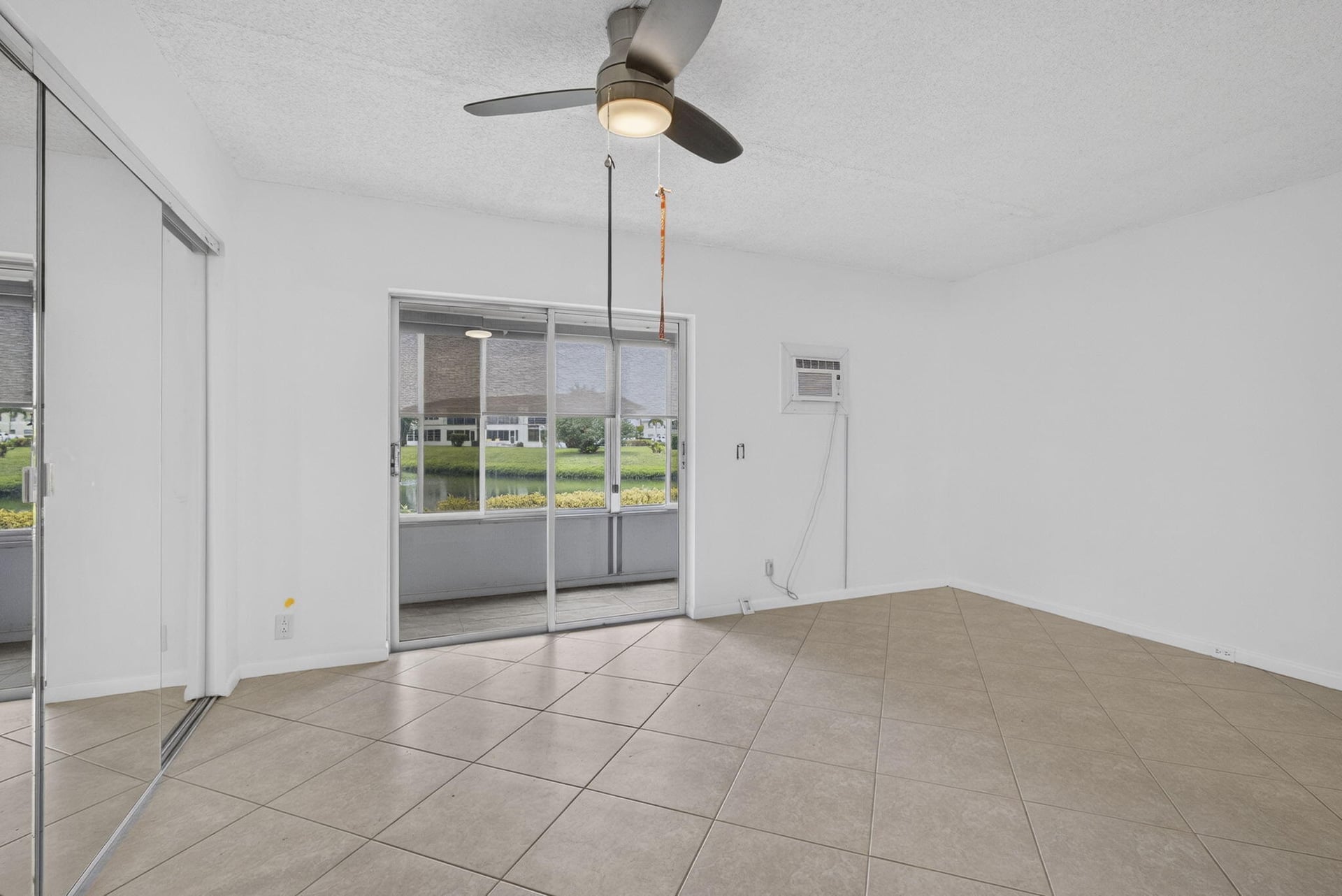 Residence photo 12