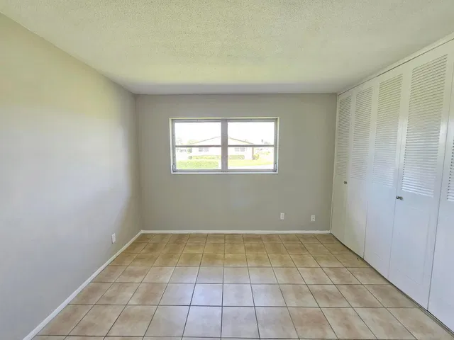Unit F photo 11