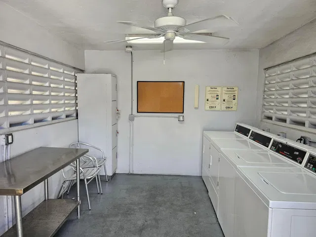 Unit F photo 17