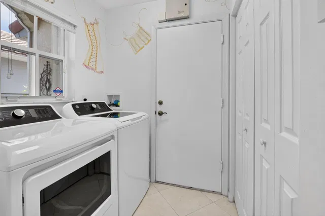 Residence photo 30