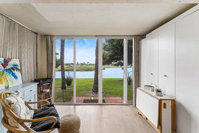  Residence photo 19