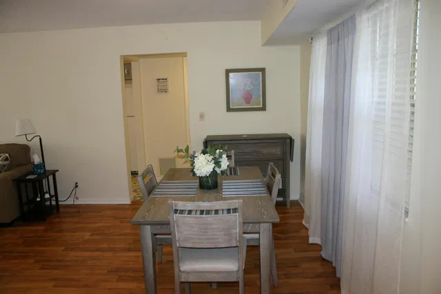 Unit 130 photo 5