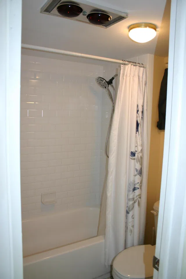 Unit 130 photo 15