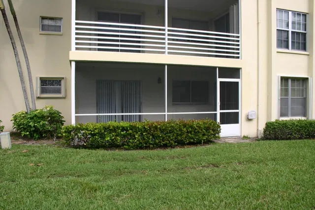 Unit 130 photo 21