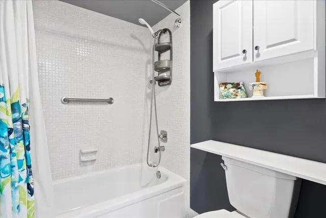 Unit 103 photo 25