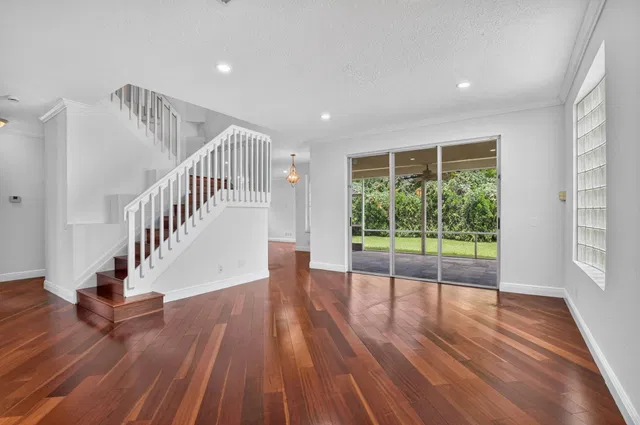 Residence photo 5