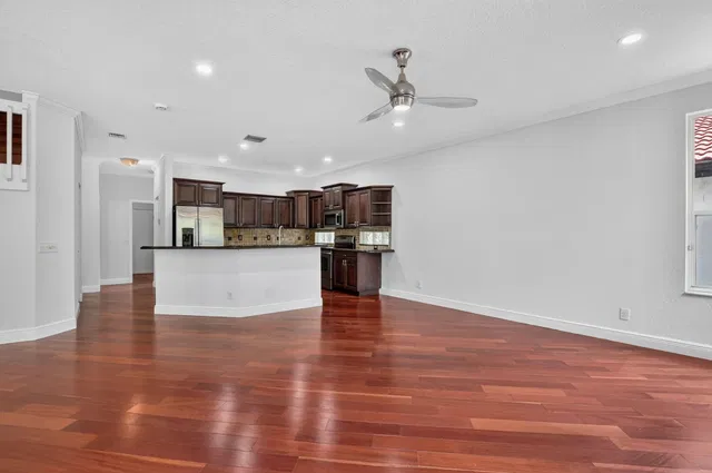 Residence photo 12
