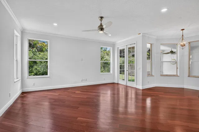 Residence photo 17