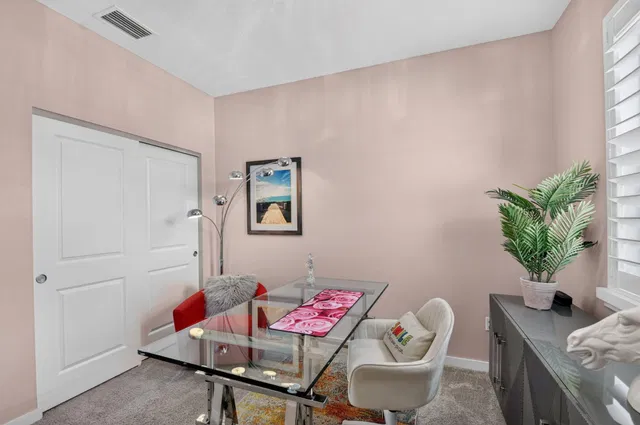 Residence photo 23