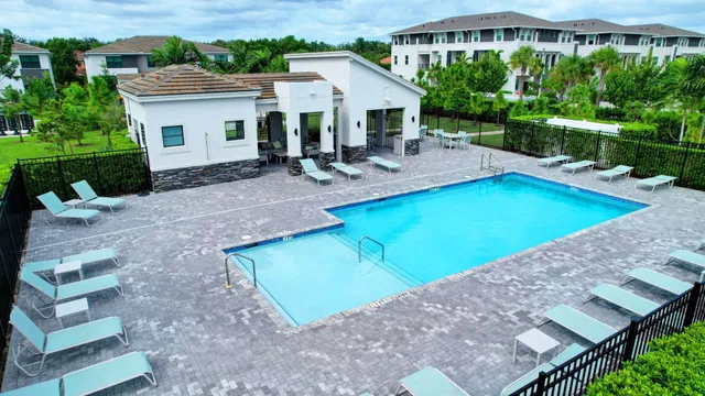Residence photo 34