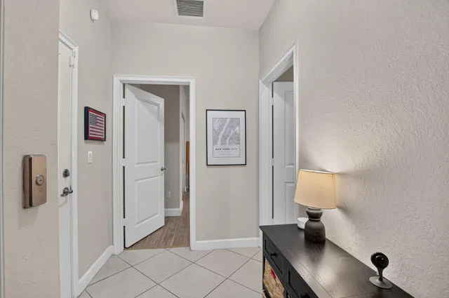 Residence photo 5