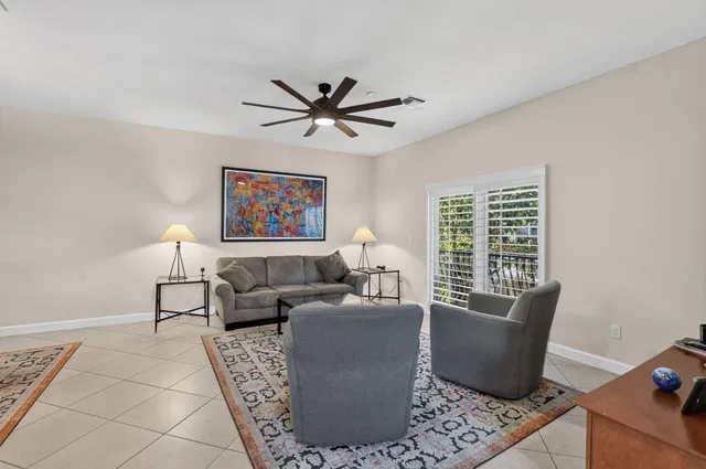 Residence photo 15