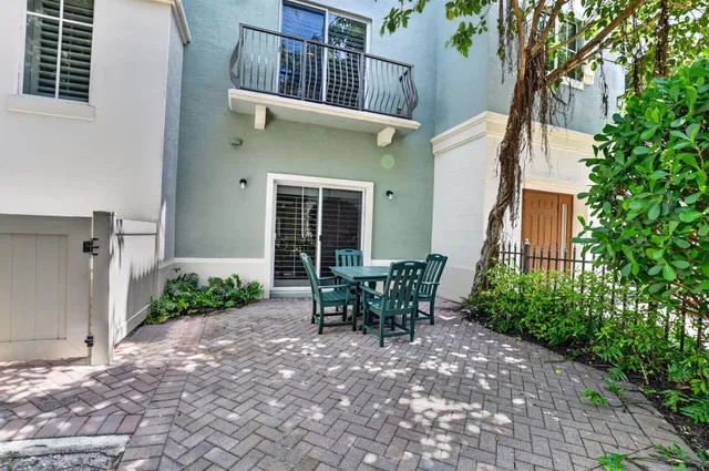 Residence photo 43