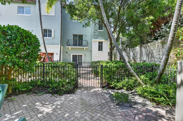 Residence photo 45
