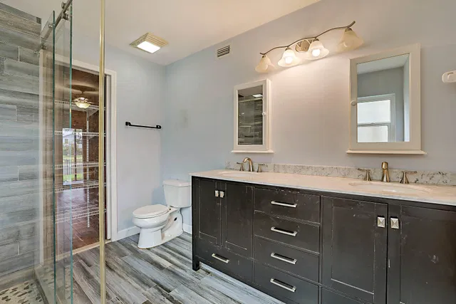 Residence photo 25
