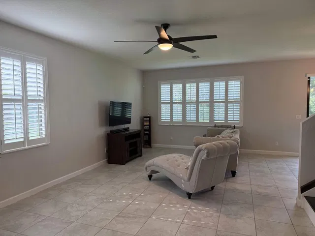 Residence photo 3