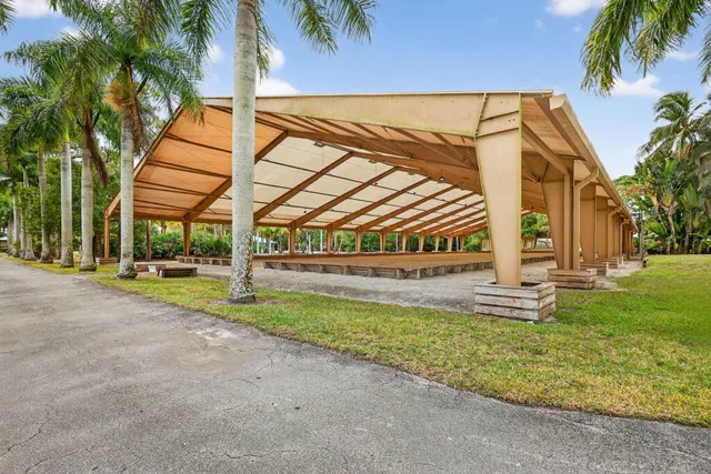 Residence photo 19