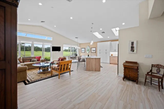 Residence photo 4