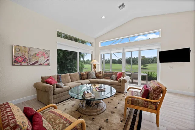 Residence photo 6