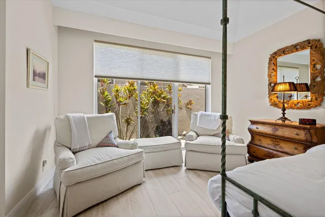Residence photo 17