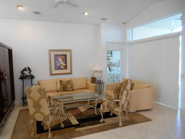 Residence photo 4