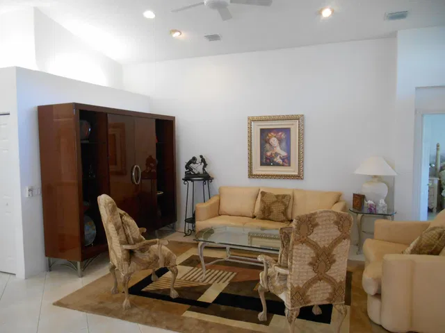 Residence photo 5