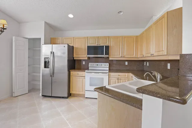 Residence photo 42