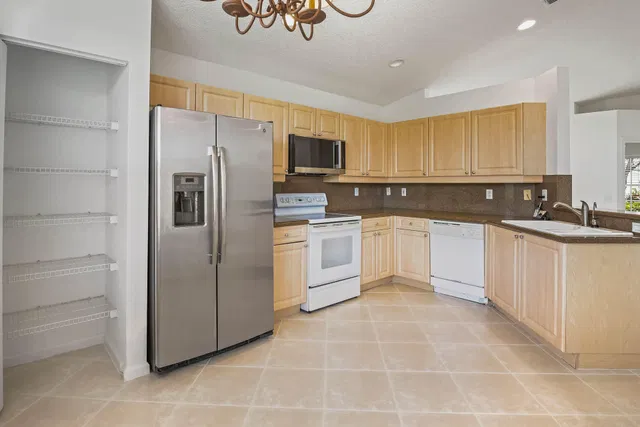 Residence photo 43