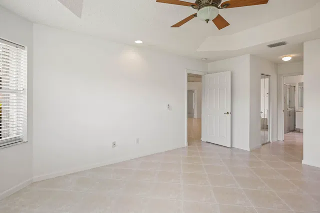 Residence photo 48