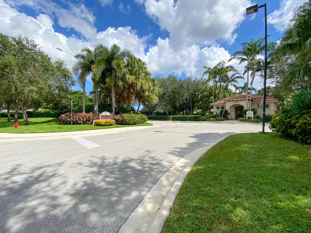 Residence photo 96