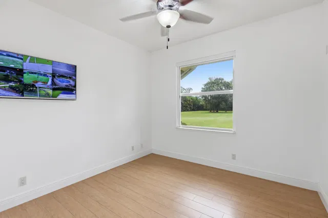 Residence photo 5