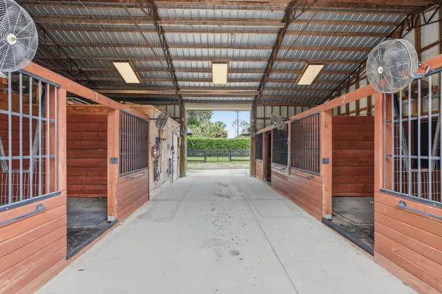 Residence photo 31