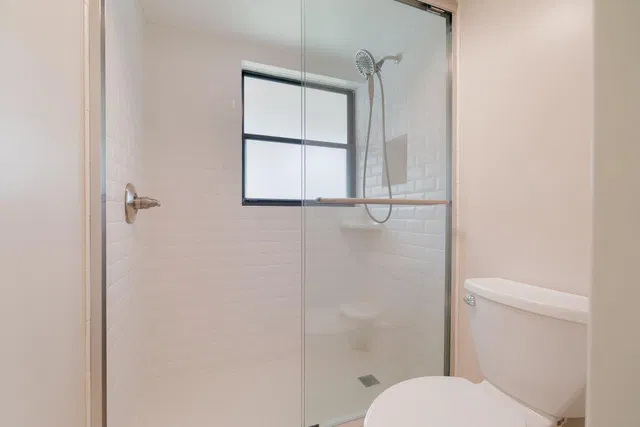 Unit D203 photo 16